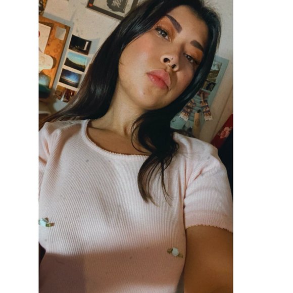 Rosebud Nips - Picture 1 of 4